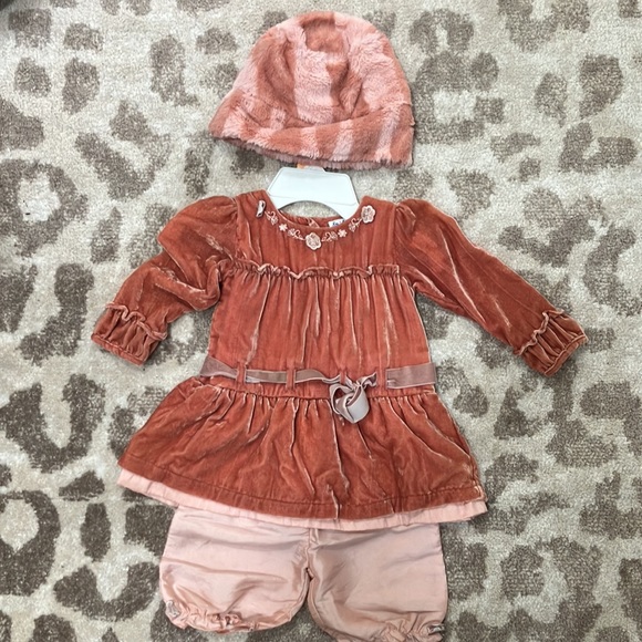 24 Month Old, Pink Velvet Dress with Bloomers and Hat - Picture 5 of 7